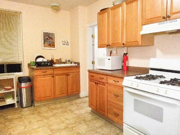 Lowell Rock st 1st fl Kitchen
